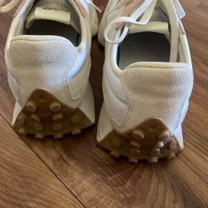 New Balance Calia 327